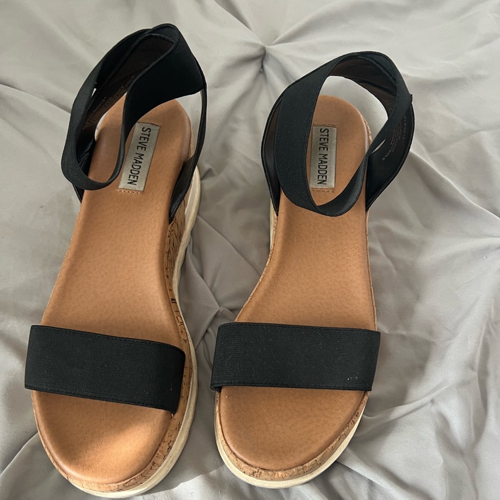 Steve Madden platform sandals size 9